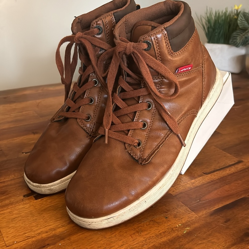 Levi's Mens Gently Used Brown Lace Up Synthetic Upper Ankle Boots ... Size: 8.5